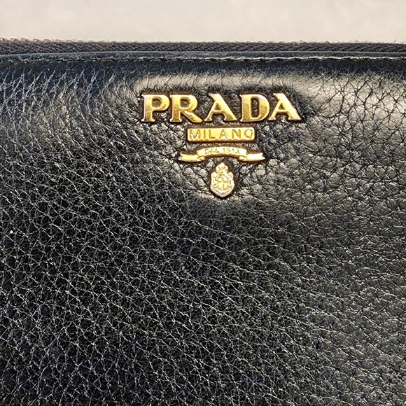 EUC Long Black Prada Saffiano Zipper Wallet w/ 12 card slots & fits phone! - Picture 12 of 12